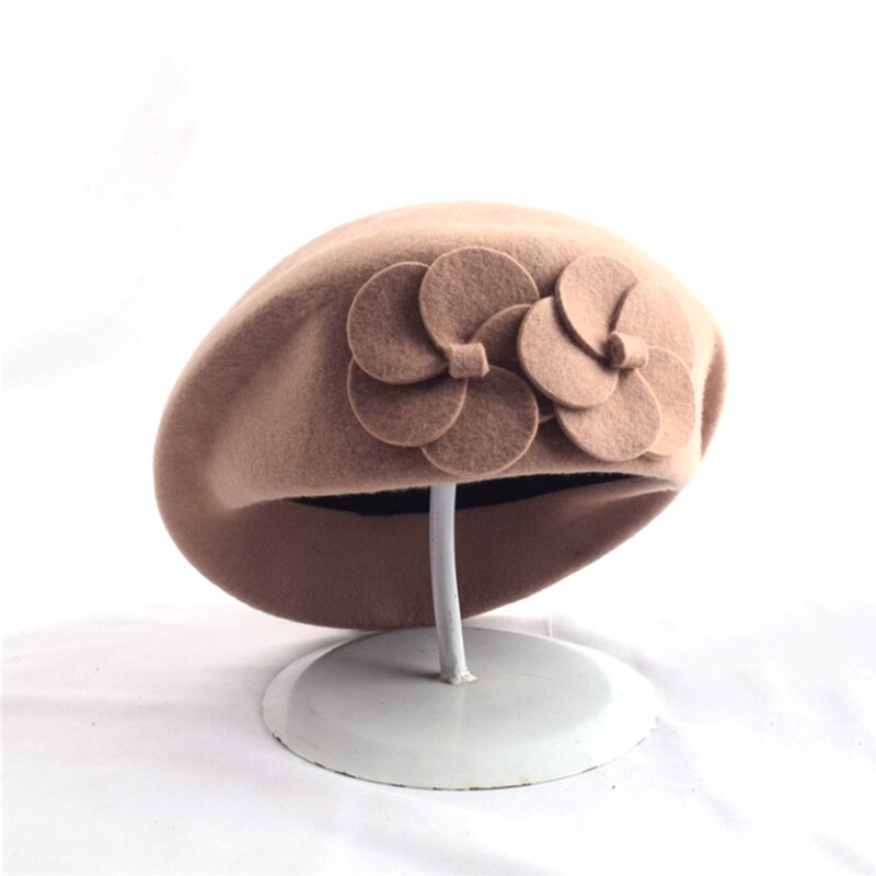Béret Beige en Laine avec Fleurs – Image 3